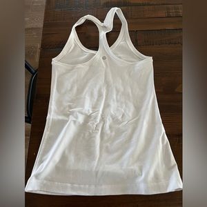 Lululemon women’s racer suck tank size 6.